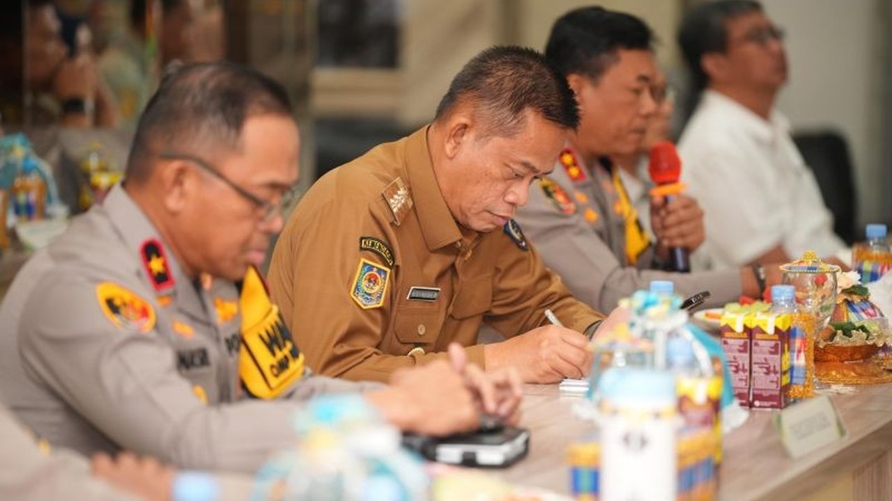 Sulawesi Selatan menargetkan penanaman jagung seluas 10 ribu hektare pada Januari 2025 untuk mendukung program swasembada pangan nasional, melibatkan berbagai pihak termasuk kepolisian.