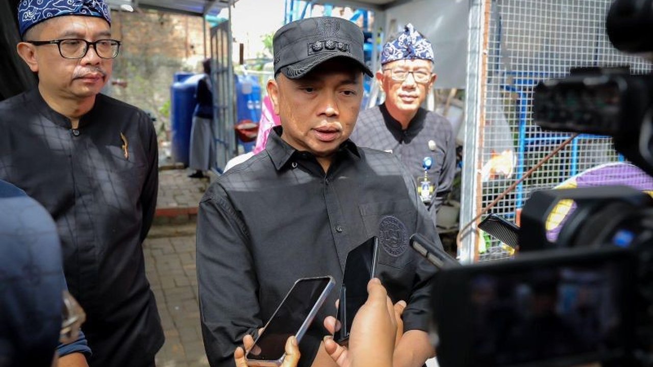 Jumlah kawasan bebas sampah di Kota Bandung meningkat signifikan menjadi 414 titik, berkat program pengelolaan sampah dari sumber dan kolaborasi berbagai pihak, sehingga mengurangi pengiriman sampah ke TPA.