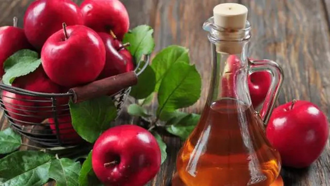 Kulit kamu bisa terbebas dari infeksi dengan menggunakan cuka sari apel.