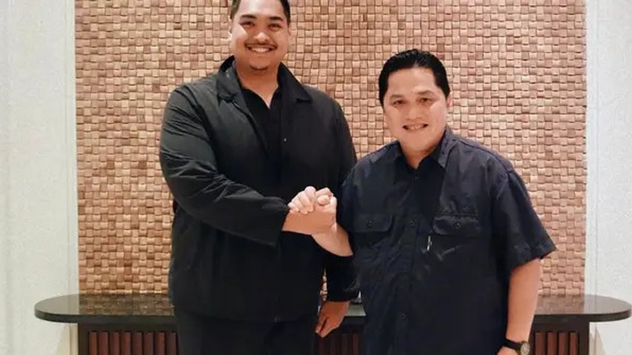 Menpora RI, Dito Ariotedjo bersama Ketua PSSI, Erick Thohir. (Bola.com/Dok.Instagram Erick Thohir).