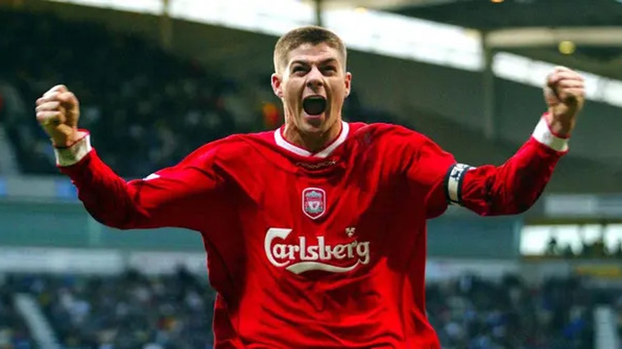 Steven Gerrard tidak pernah memenangkan gelar Liga Inggris sebagai kapten bersama Liverpool dari tahun 2003 hingga 2015. Namun kepemimpinannya bersama The Reds amatlah besar. (Foto: AFP/Steve
