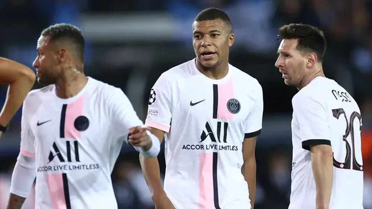 Tampil dengan formasi terbaiknya, termasuk menurunkan trio MMN, Lionel Messi, Kylian Mbappe dan Neymar, Paris Saint-Germain (PSG) hanya mampu bermain imbang 1-1 dengan tuan rumah Brugge dalam