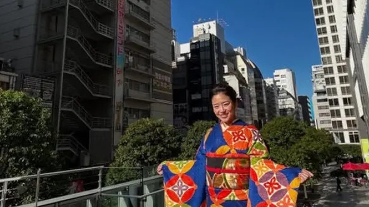 Gaya Haruka Nakagawa Dibalut Kimono saat Pulang Kampung.  [@haruuuu_chan]