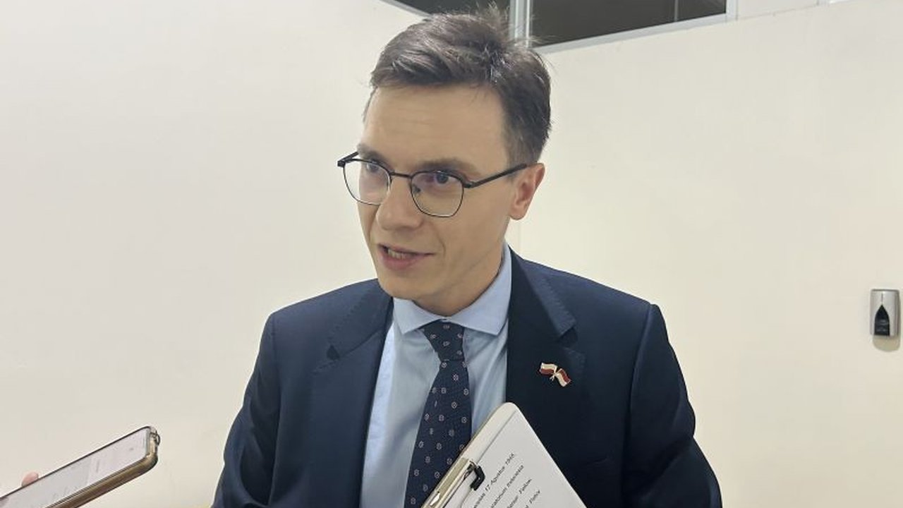 Perwakilan Polandia menyatakan Uni Eropa masih menunggu finalisasi IEU-CEPA sebelum meningkatkan investasi di Indonesia, meskipun mengakui potensi ekonomi yang besar bagi kedua belah pihak.