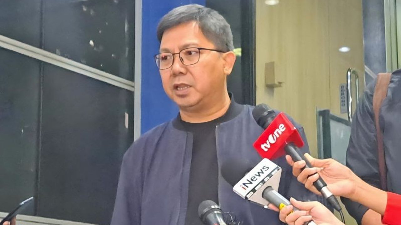 Pengamat sepak bola, Bung Towel, melaporkan tindakan doxing yang menarget dirinya dan keluarganya ke Polda Metro Jaya pada 17 Januari 2025,  termasuk penyebaran data pribadi dan serangan di media sosial.