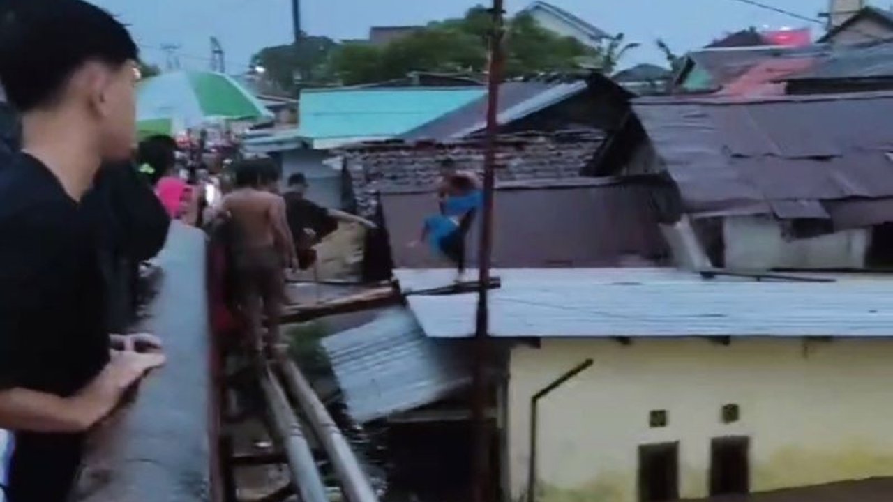 Basarnas Lampung Evakuasi Warga Terdampak Banjir Bandarlampung