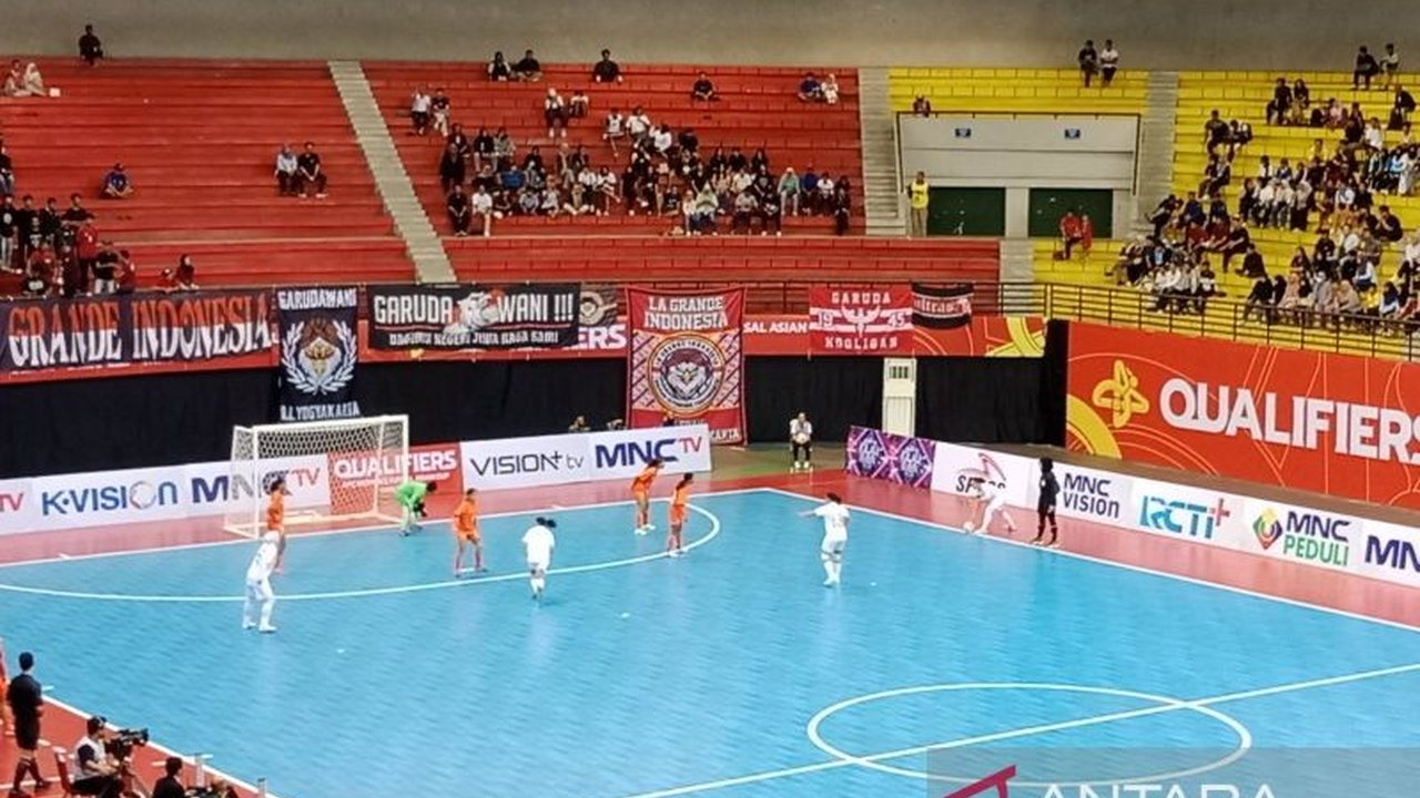 Timnas Futsal Putri Indonesia memastikan tempat di Piala Asia Futsal Putri 2025 setelah mengalahkan India 6-0 di babak kualifikasi, melanjutkan tren positif setelah kemenangan sebelumnya atas Kirgistan.