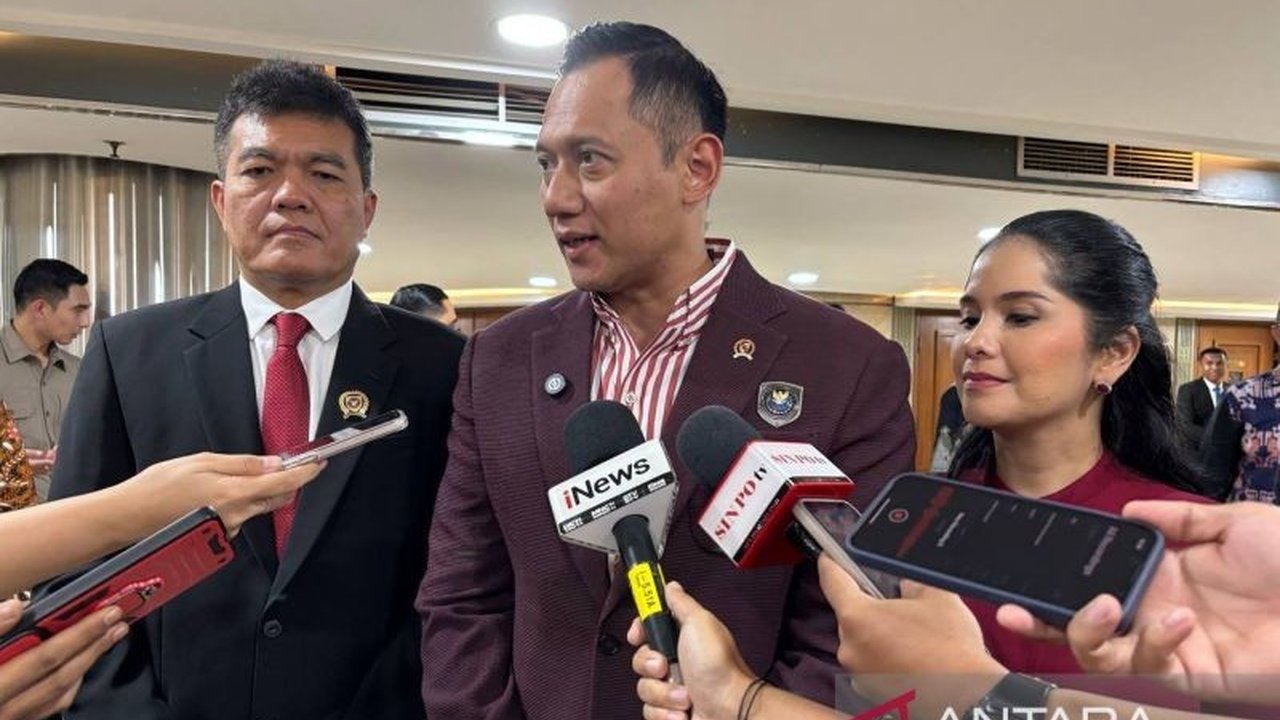 Menko Infrastruktur Agus Harimurti Yudhoyono akan berkoordinasi dengan kementerian terkait untuk memastikan harga tiket transportasi Lebaran 2025 terjangkau dan pelayanan optimal bagi pemudik.