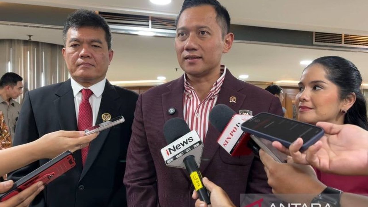 Menko Infra Agus Harimurti Yudhoyono mendukung rencana Presiden Prabowo Subianto untuk melibatkan swasta dalam pembangunan infrastruktur demi efisiensi dan tepat sasaran,  meninggalkan proyek inti pada pemerintah.