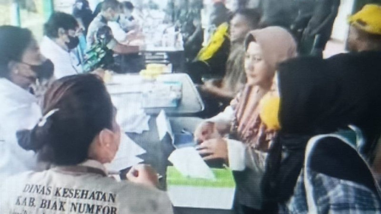 Dinas Kesehatan Biak Numfor, Papua, meningkatkan layanan kesehatan dasar bagi warga kampung melalui 21 puskesmas dan kerja sama dengan DP3AKB untuk optimalisasi posyandu, guna mencegah penyakit dan stunting.