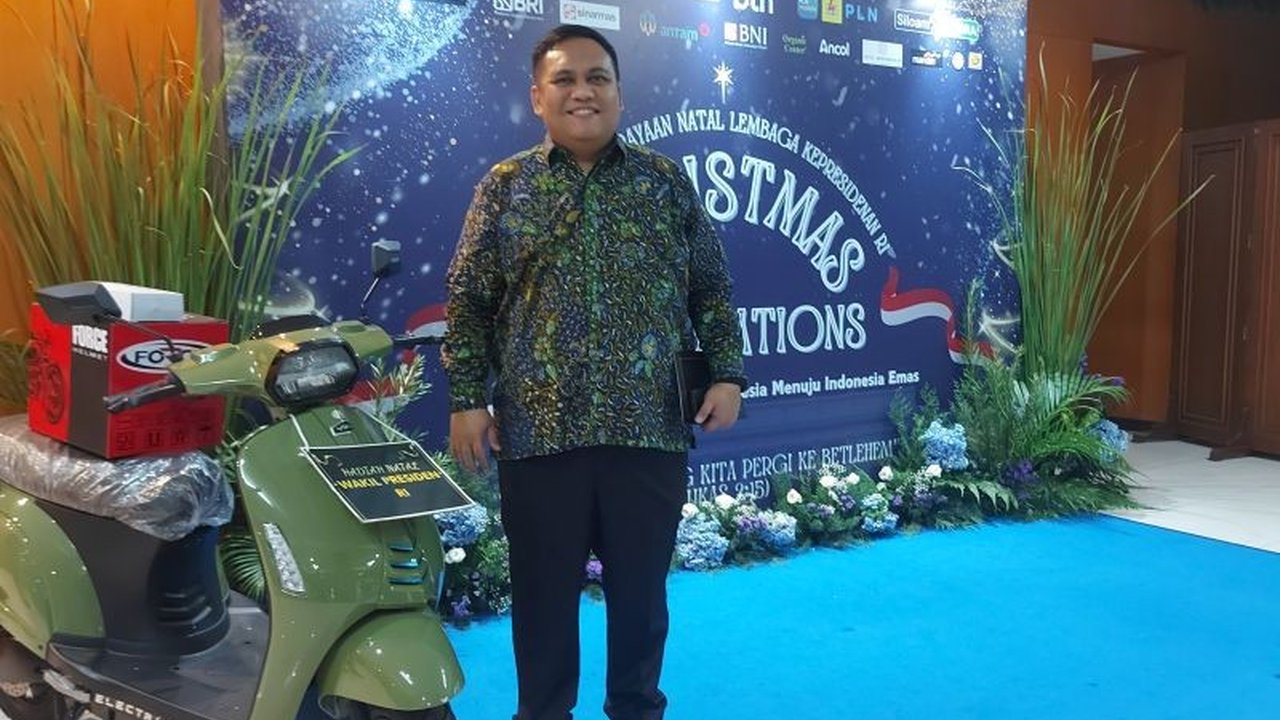 Perayaan Natal Pegawai Lembaga Kepresidenan 2024 mengusung tema refleksi dan semangat baru untuk mewujudkan visi Indonesia Emas 2045, melibatkan berbagai unit kerja dan dimeriahkan berbagai acara.