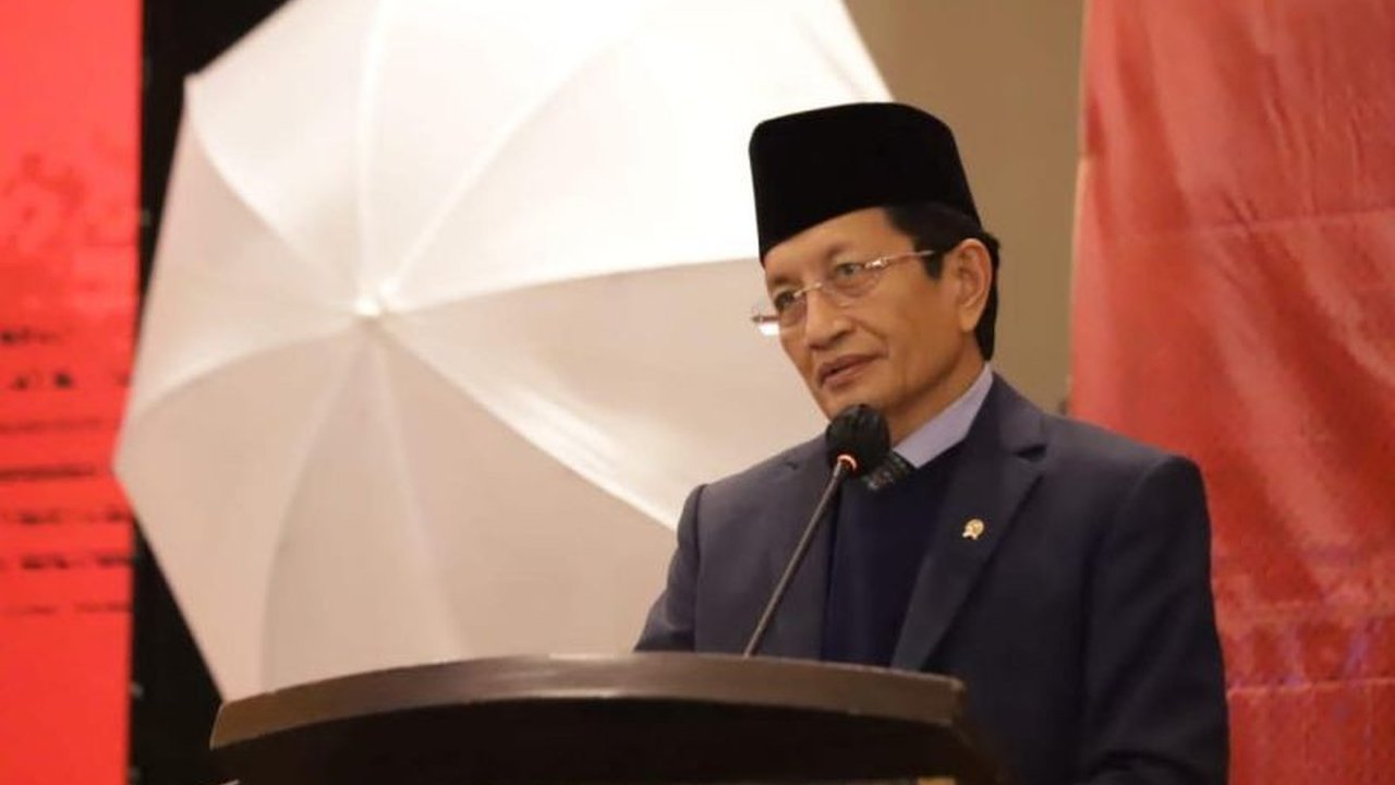 Menteri Agama (Menag) Nasaruddin Umar menekankan peran penting penghulu dalam menekan angka perceraian di Indonesia yang masih tinggi, terutama pada pernikahan usia kurang dari lima tahun,  serta mendorong pemanfaatan teknologi untuk edukasi.
