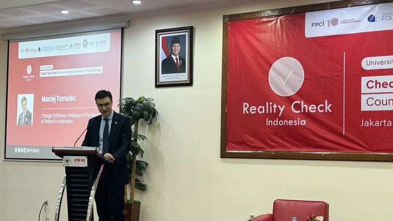 Dubes Polandia soroti pentingnya pendidikan sebagai benteng utama melawan hoaks dan disinformasi di Indonesia, mengingat dampaknya pada polarisasi dan kepercayaan publik.