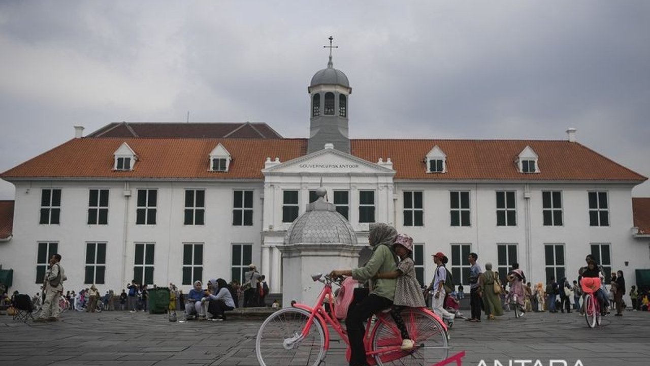 Ikatan Arsitektur Indonesia (IAI) sepakat menggunakan karya mendiang Han Awal sebagai pedoman konservasi bangunan tua di Jakarta, menghargai kontribusinya dalam pelestarian bangunan bersejarah.
