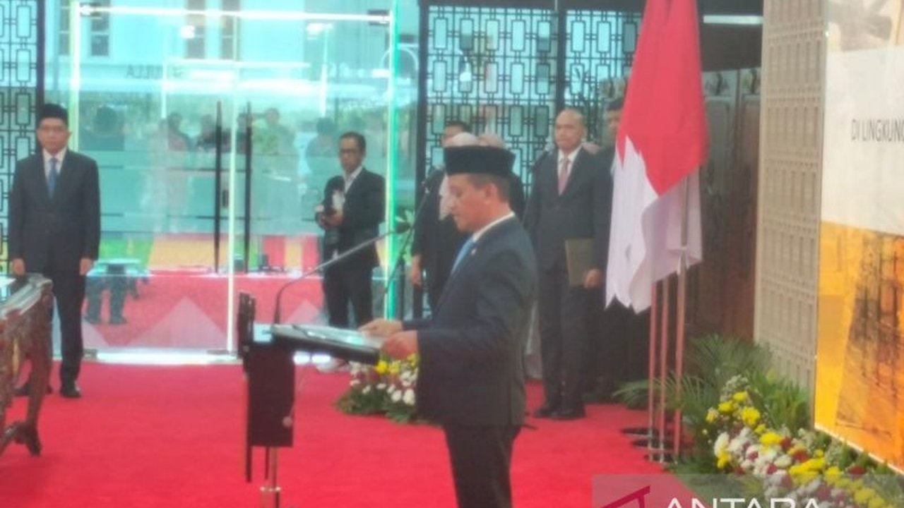 Menteri ESDM, Bahlil Lahadalia, menargetkan seluruh 60 wilayah kerja (WK) migas baru akan ditenderkan pada 2027 untuk meningkatkan produksi minyak dan mencapai kedaulatan energi nasional.