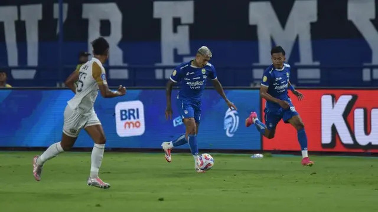 Persib Bandung vs Dewa United di BRI Liga 1 2024/2025. (Dok Persib)