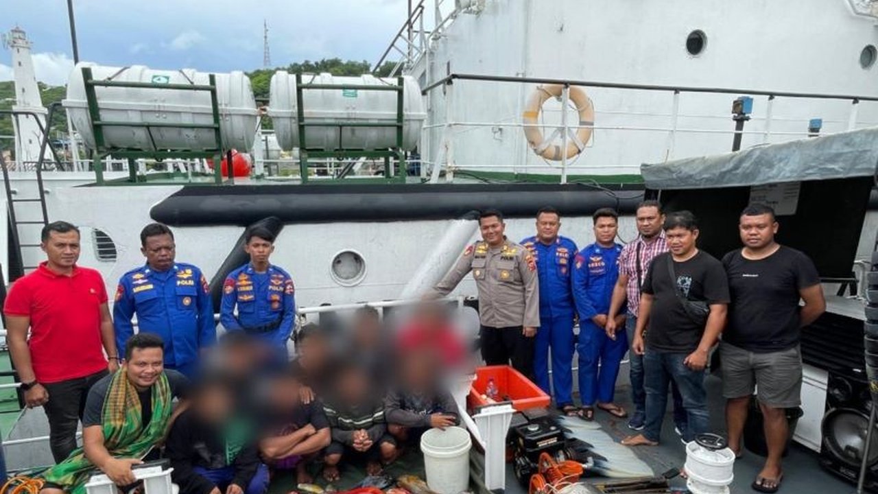 Polisi menangkap delapan nelayan di Labuan Bajo karena menggunakan kompresor untuk menangkap ikan secara ilegal, yang menyebabkan kerusakan ekosistem dan membahayakan nelayan itu sendiri.
