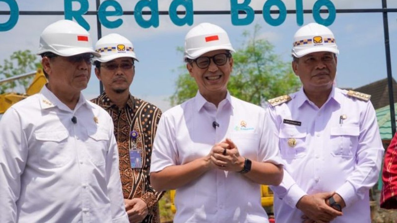 Pemerintah melalui Kemenkes memulai program 'Quick Win' untuk meningkatkan kualitas 66 RSUD di daerah terpencil, dimulai dengan peningkatan RSUD Reda Bolo di Sumba Barat Daya menjadi tipe C pada Desember 2025.
