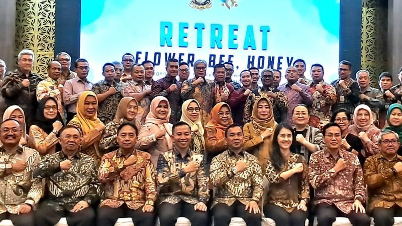 Menteri PPKB ungkap kunci keluarga bahagia sebagai tolak ukur Indonesia Emas 2045, menekankan pentingnya optimisme, menikmati masa kini, dan kolaborasi dalam menghadapi bonus demografi.