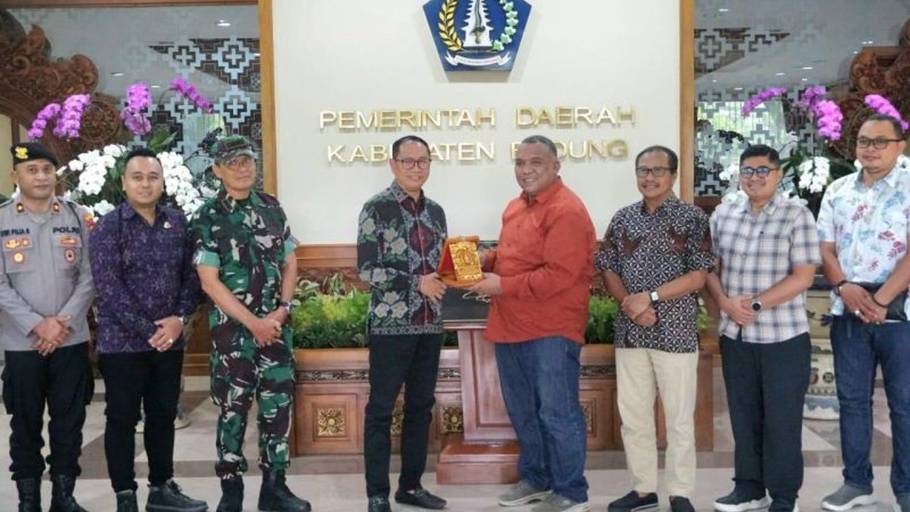 Pemerintah Kabupaten Bantul melakukan studi banding ke Kabupaten Badung, Bali, untuk mempelajari pengelolaan potensi daerah, khususnya pariwisata, guna meningkatkan kesejahteraan masyarakat.