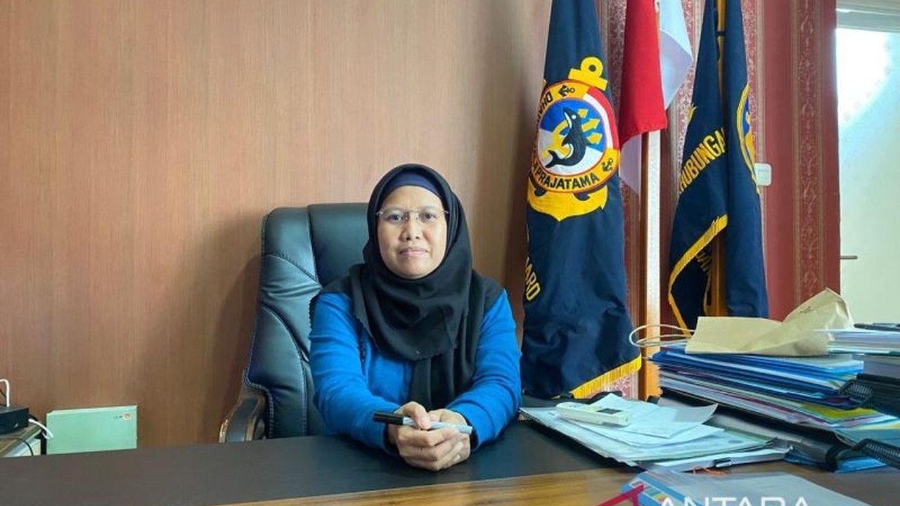 Unit Penyelenggara Pelabuhan (UPP) Kelas III Lapuko, Konawe Selatan, Sulawesi Tenggara, berhasil melampaui target PNBP tahun 2024 dengan raihan Rp5,05 miliar, didorong sektor pertambangan dan sertifikasi kapal.