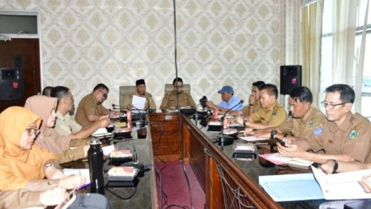 Pemkab Rejang Lebong menerima dana bagi hasil (DBH) sawit sebesar Rp2,3 miliar untuk pembangunan infrastruktur dan pengembangan sektor perkebunan sawit pada tahun 2025, meskipun jumlahnya lebih kecil dari tahun sebelumnya.