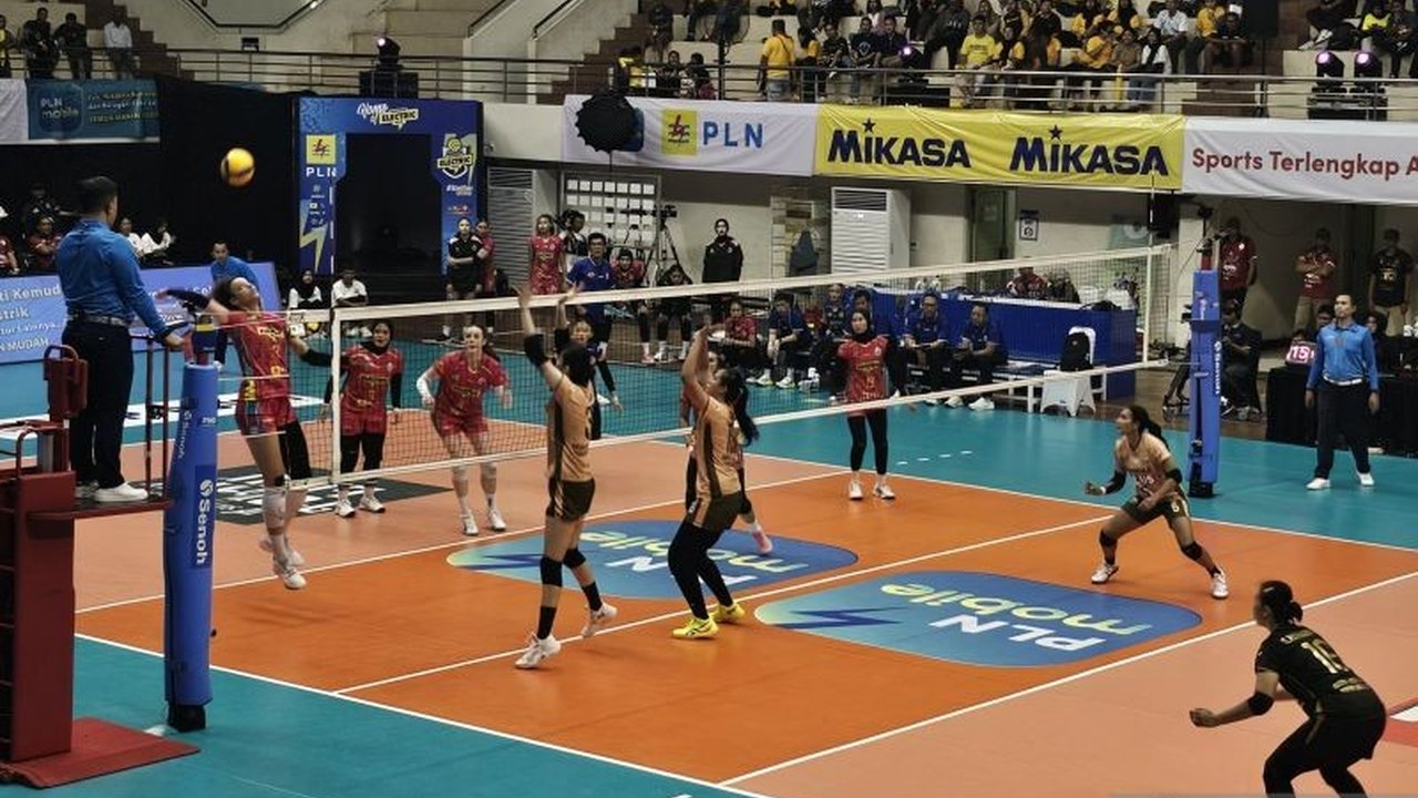 Jakarta Electric PLN berhasil mengalahkan Gresik Petrokimia dengan skor 3-0 dalam lanjutan PLN Mobile Proliga 2025 di GOR Ken Arok, Malang, Jumat (17/1), setelah melakukan evaluasi permainan pasca kekalahan di Gresik.