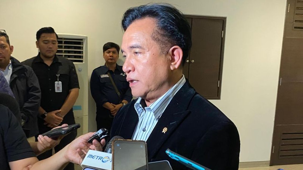 Menko Polhukam Yusril Ihza Mahendra memastikan pemerintah akan mengikuti arahan Mahkamah Konstitusi (MK) untuk merevisi UU Pemilu pasca dihapuskannya presidential threshold,  termasuk memperhatikan pedoman rekayasa konstitusional yang diberikan MK.