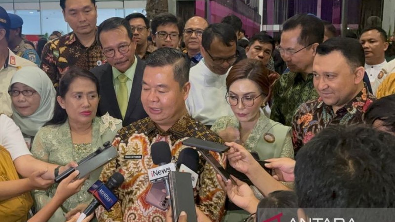 Pj. Gubernur DKI Jakarta, Teguh Setyabudi, menegaskan Pergub Nomor 2 Tahun 2025 tentang izin pernikahan dan perceraian ASN bertujuan melindungi keluarga, bukan melegalkan poligami.