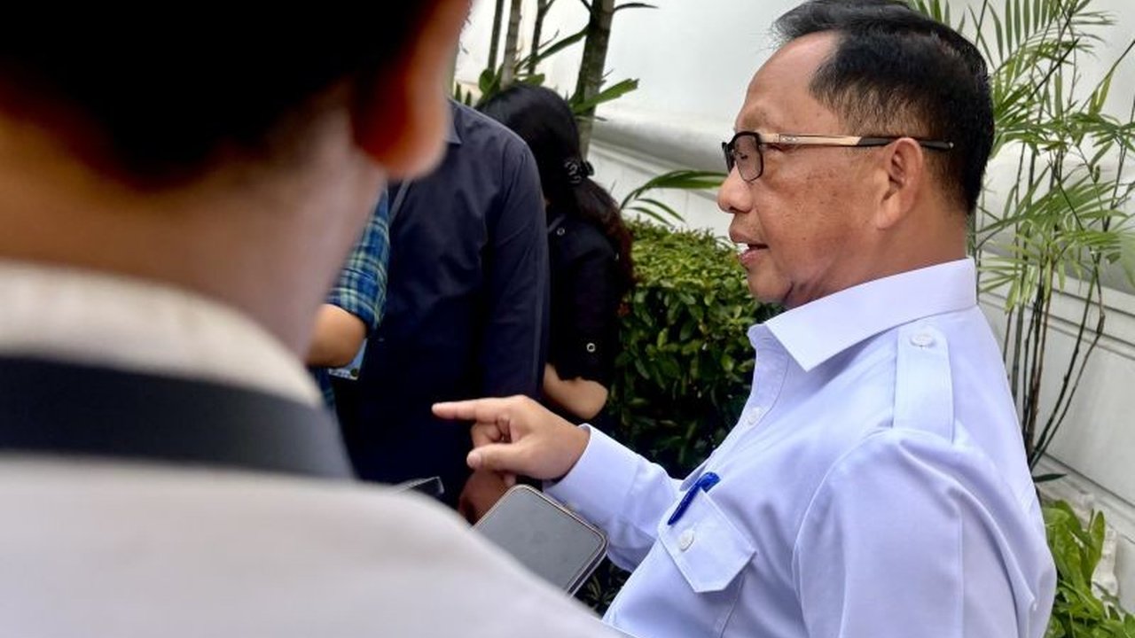 Mendagri Tito Karnavian akan mempertanyakan Pergub DKI Jakarta tentang poligami bagi ASN kepada Pj Gubernur Teguh Setyabudi, menyusul kontroversi yang muncul terkait peraturan tersebut.