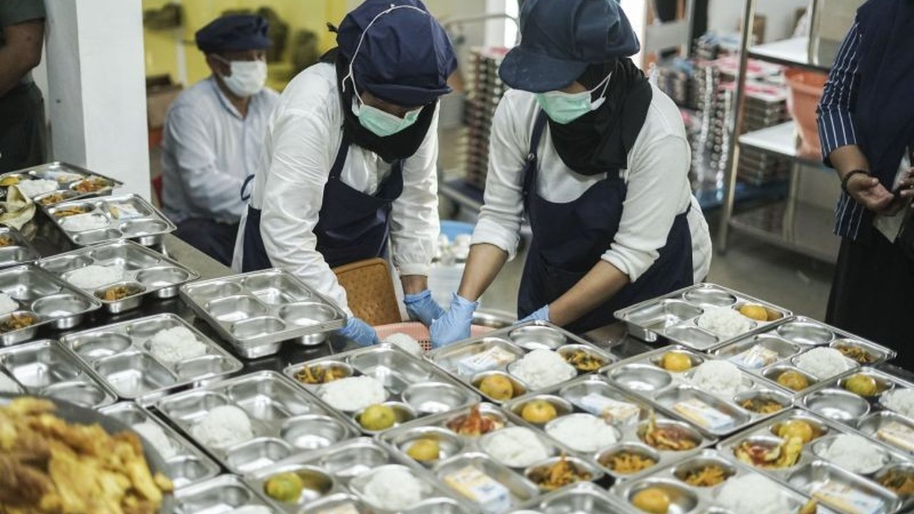 Ketua Baznas RI menyatakan usulan pemanfaatan dana zakat untuk Program Makan Bergizi Gratis (MBG) perlu kajian mendalam agar tepat sasaran dan sesuai dengan delapan asnaf penerima zakat.