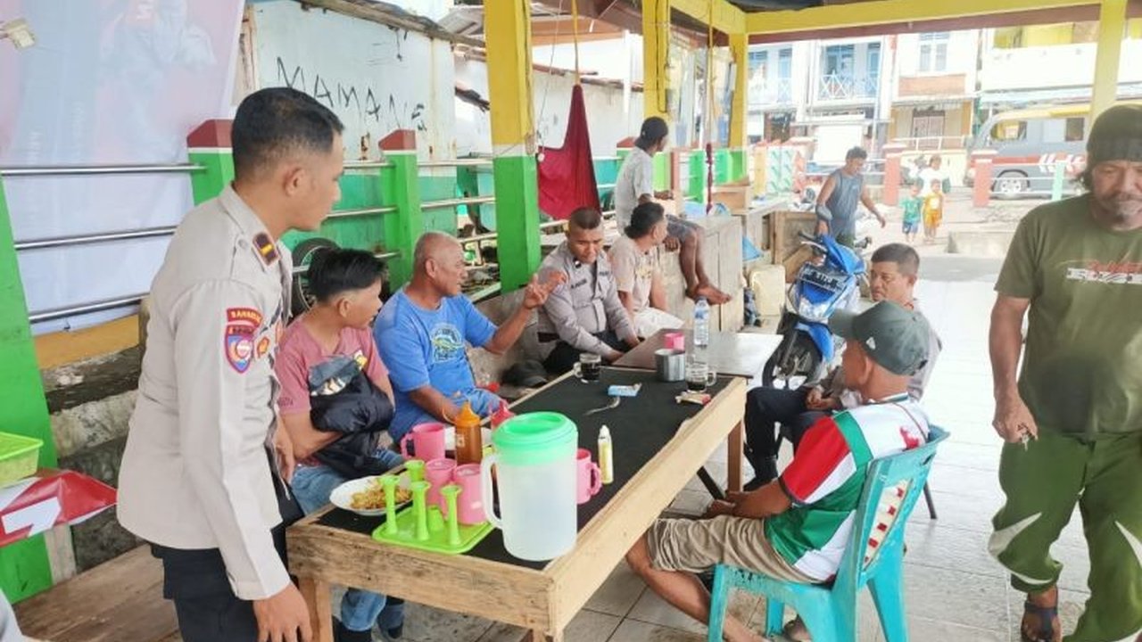 Polda Maluku Utara mengimbau masyarakat agar tak mudah terprovokasi hoaks, khususnya setelah Pilkada 2024, dan aktif berperan menjaga keamanan dan ketertiban.