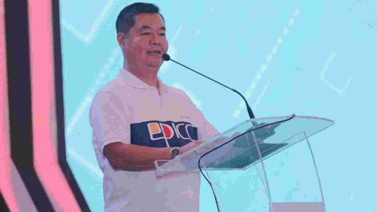 Pj Gubernur DKI Jakarta, Teguh Setyabudi, menekankan pentingnya sinergi berbagai pihak untuk mewujudkan Jakarta sebagai kota global pada 2045, dengan Bank DKI berperan strategis dalam pertumbuhan ekonomi.