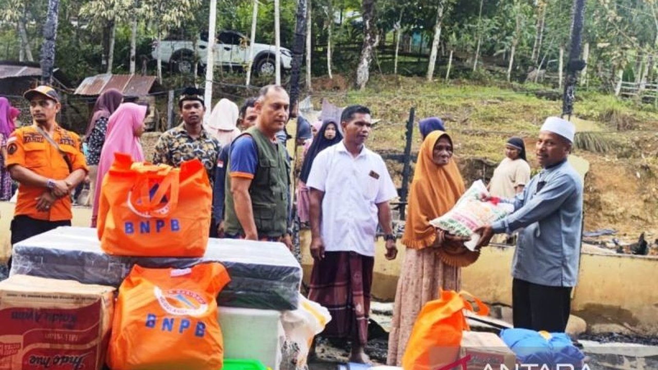 Pemerintah Kabupaten Aceh Barat menyalurkan bantuan darurat kepada tiga kepala keluarga yang menjadi korban kebakaran rumah di Desa Lancong, Kecamatan Sungai Mas, pada Jumat, 17 Januari 2024,  akibat kejadian tersebut tujuh jiwa kehilangan tempat tinggal.