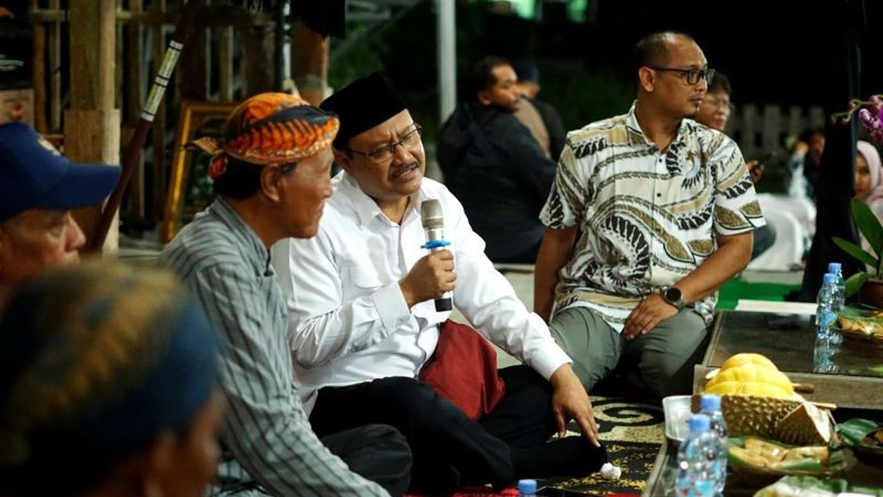 Menteri Sosial Saifullah Yusuf mengunjungi Joglo Tani di Sleman, Yogyakarta, untuk mempelajari praktik baik dalam pertanian guna mengembangkan konsep 'sekolah rakyat' yang ditargetkan mulai tahun 2026.