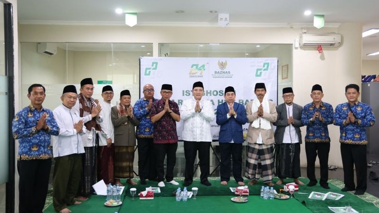 Penjabat Bupati Bogor, Bachril Bakri, mengajak seluruh ASN di Kabupaten Bogor untuk membayar zakat melalui Baznas, guna meningkatkan pengelolaan zakat dan membantu masyarakat kurang mampu.