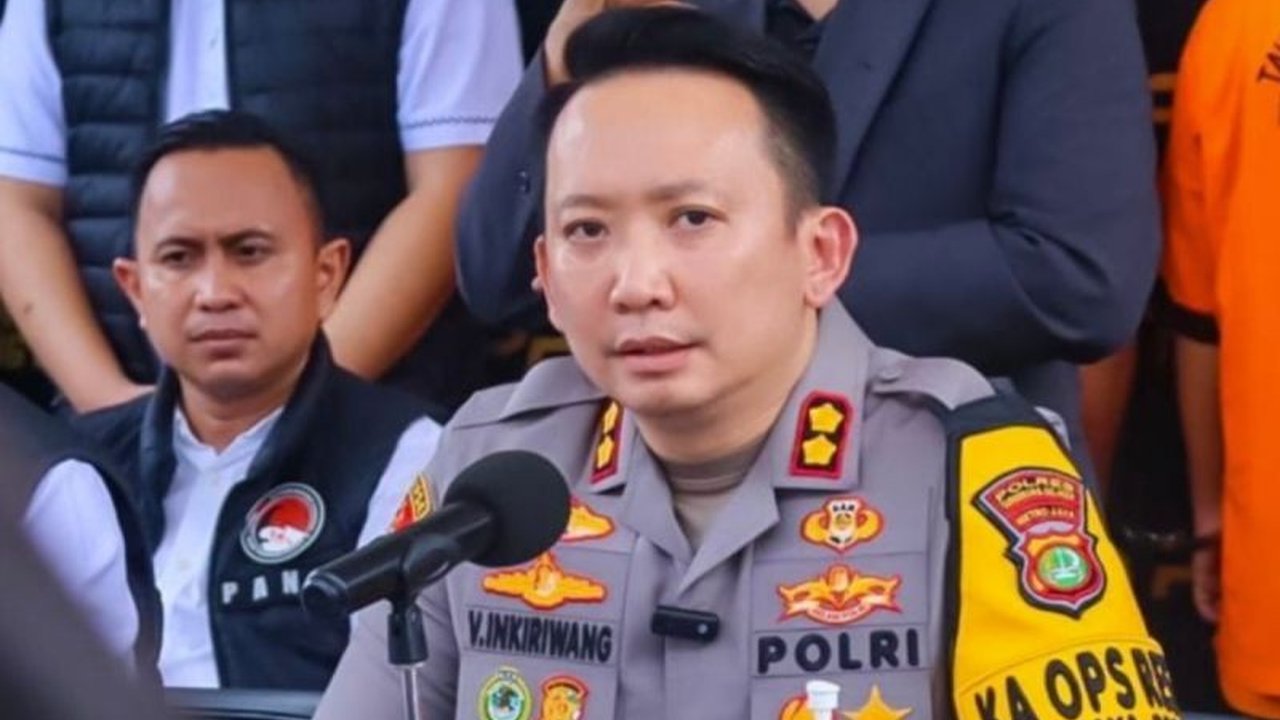 Kepolisian Tangerang Selatan telah mengidentifikasi pelaku penyiraman air keras terhadap Briptu Fadel Ramos dan Dion Saputra saat mencegah tawuran di Cirendeu, kondisi korban kini membaik.