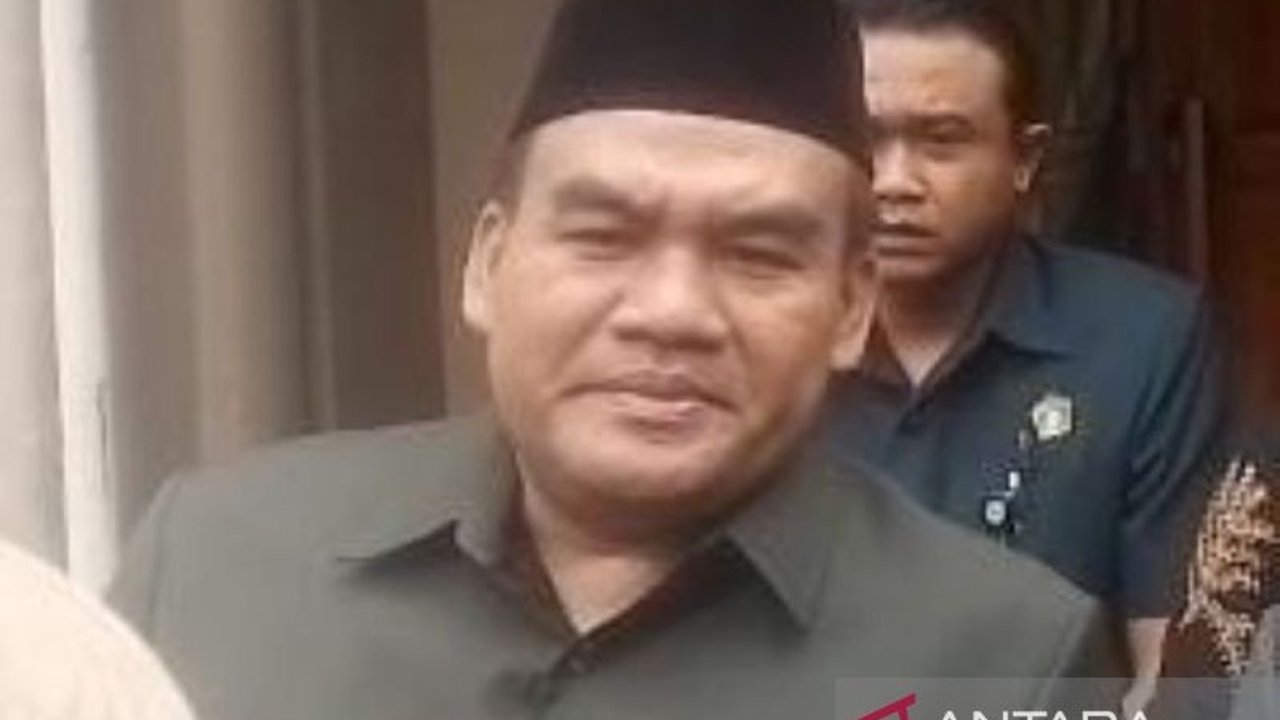 Pemkab Blora akan menggunakan pinjaman daerah sebesar Rp215 miliar yang telah disetujui DPRD untuk memperbaiki infrastruktur jalan di Kabupaten Blora pada tahun 2025 dengan target pengembalian tiga tahun.