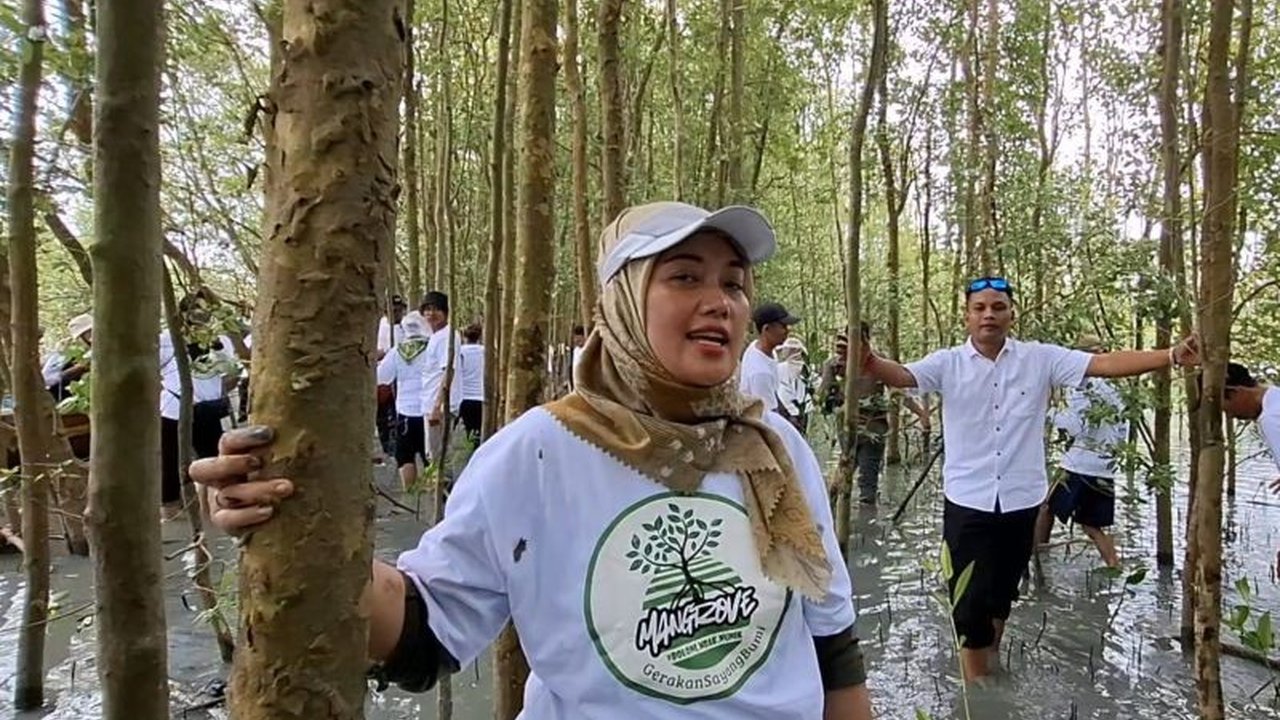 Wakil Ketua Komisi VII DPR RI, Chusnunia, memuji prestasi Bali sebagai destinasi wisata terbaik kedua dunia versi TripAdvisor, menekankan pentingnya keberlanjutan dan kerjasama untuk mempertahankan prestasi tersebut serta mendorong pertumbuhan ekonomi.