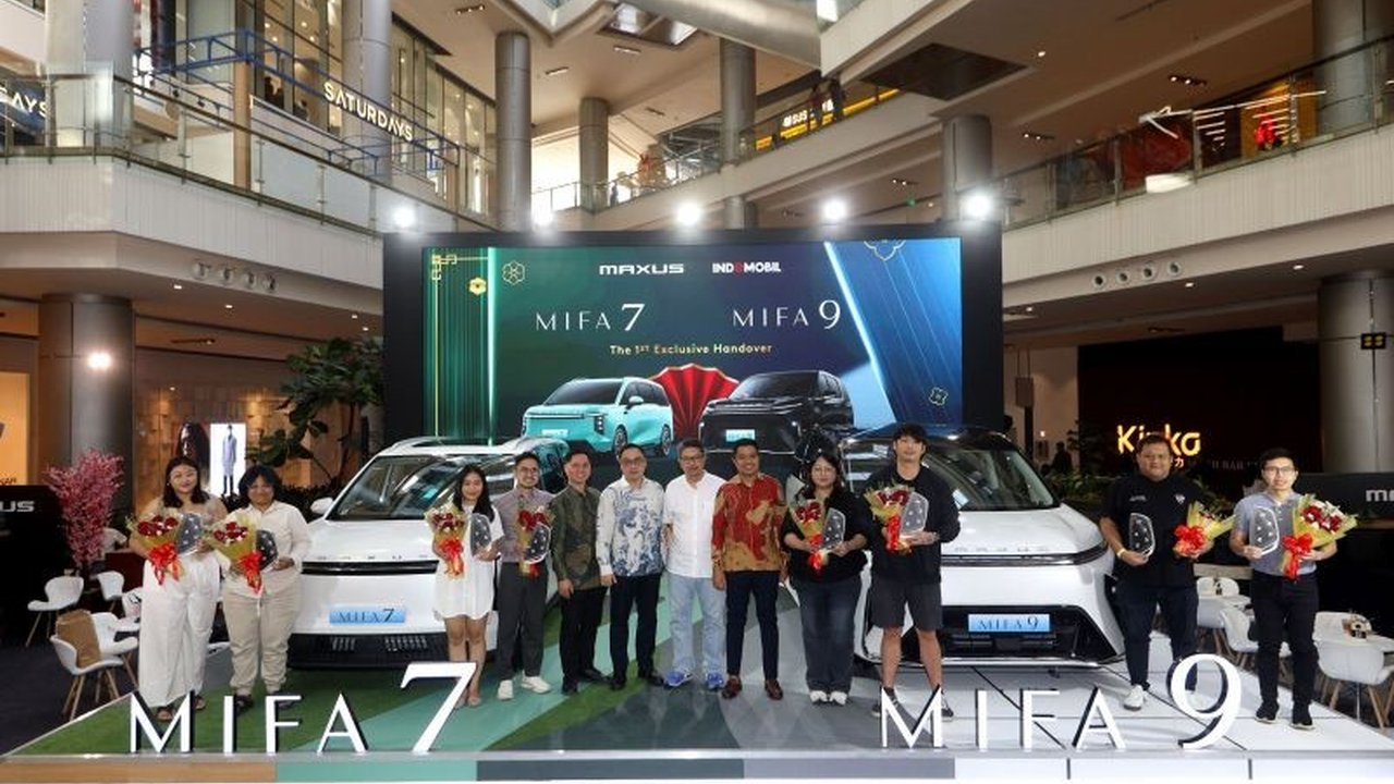 PT Indomobil Energi Baru telah menyerahkan unit pertama mobil listrik Maxus MIFA 7 dan MIFA 9 kepada konsumen di Jakarta, menandai komitmen perusahaan untuk memenuhi permintaan pasar kendaraan listrik premium.