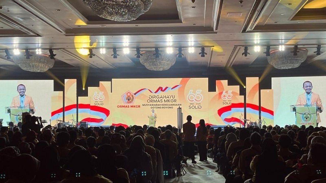 Wakil Presiden Gibran Rakabuming Raka membatalkan kehadirannya di Puncak HUT ke-65 Ormas MKGR di Jakarta karena halangan, meskipun tetap menunjukkan dukungannya pada organisasi tersebut.