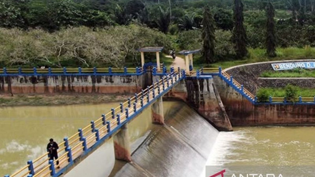 Balai Wilayah Sungai Kalimantan IV genjot pembangunan infrastruktur air, khususnya irigasi, untuk mendukung ketahanan pangan Kalimantan Timur, termasuk menghadapi tantangan IKN Nusantara.