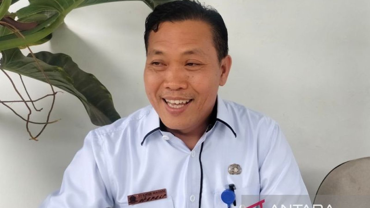 Kabupaten Rejang Lebong, Bengkulu, berhasil menurunkan angka pengangguran terbuka sebesar 0,51 persen di tahun 2024, berkat peningkatan UMKM, penyelenggaraan job fair, dan peningkatan jumlah pekerja migran Indonesia (PMI).