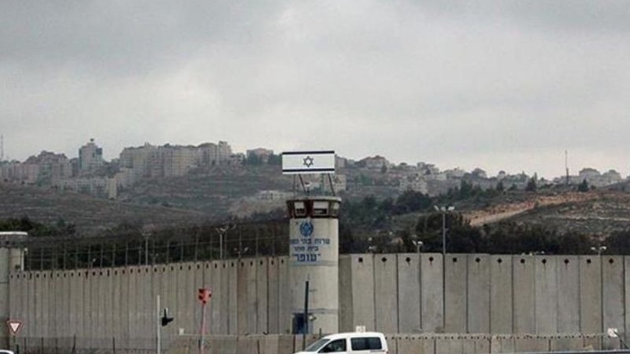 Komite Internasional Palang Merah (ICRC) menyatakan kesiapannya untuk memfasilitasi seluruh proses pertukaran tahanan antara Israel dan Hamas pasca gencatan senjata, termasuk logistik dan bantuan kemanusiaan ke Gaza.