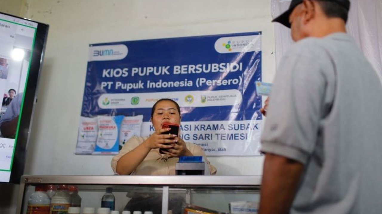Pupuk Indonesia berkomitmen perketat pengawasan pupuk subsidi, berikan sanksi tegas pada pelanggar HET untuk melindungi petani dan ketahanan pangan nasional.