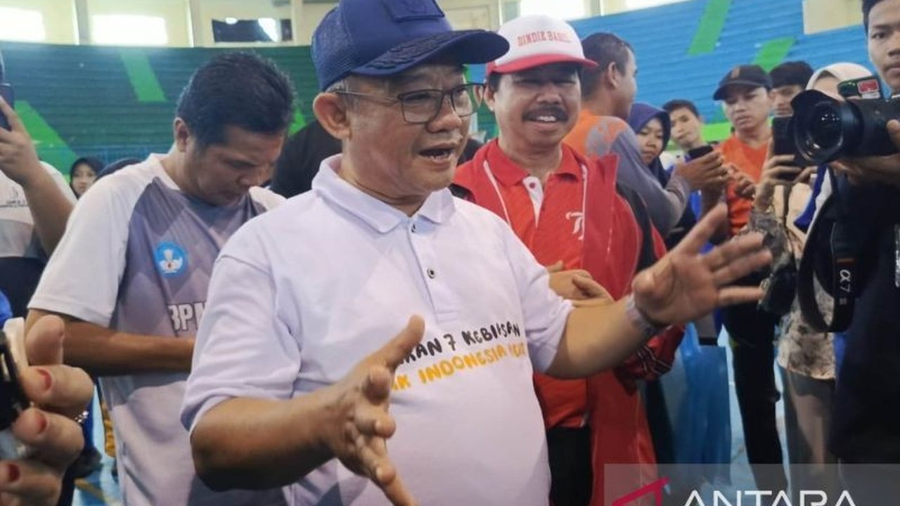 Mendikbudristek Abdul Mu'ti mengajak pelajar di Bangka Belitung untuk mengurangi konsumsi makanan kemasan dan memilih makanan alami demi kesehatan generasi muda.