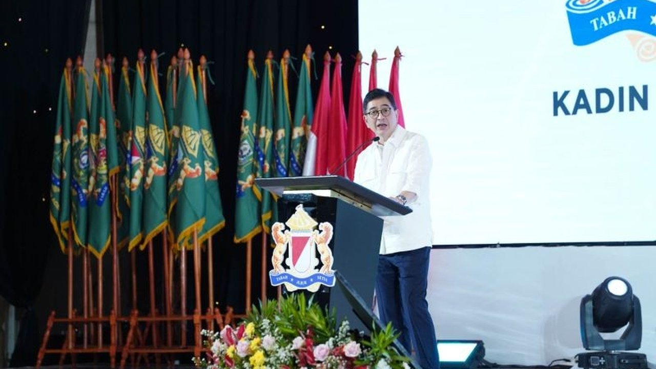 Ketua Dewan Pertimbangan Kadin Indonesia, Arsjad Rasjid, menekankan pentingnya persatuan Kadin untuk menjamin kepastian berusaha dan menarik investasi demi pertumbuhan ekonomi Indonesia yang lebih baik.