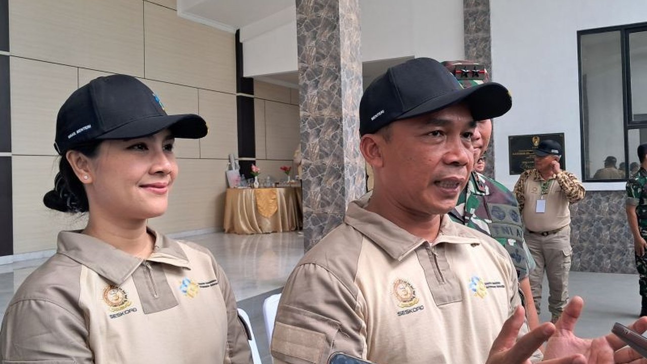 Kementerian PPKB memanfaatkan TikTok dan super apps berbasis AI untuk mensosialisasikan program kependudukan dan pembangunan keluarga, khususnya kepada remaja, guna mengatasi kecanduan media sosial dan memberikan edukasi.