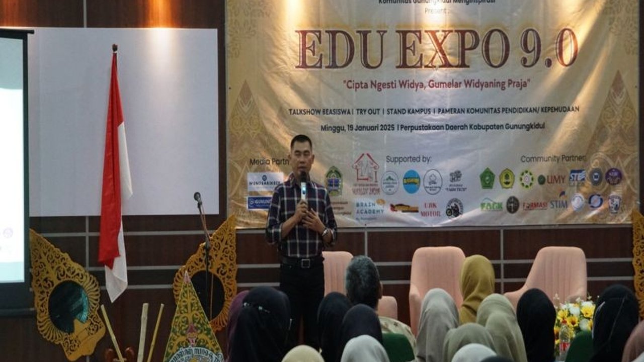 Bupati Gunungkidul mendorong pelajar untuk menguasai teknologi 9.0 dan memiliki pola pikir adaptif agar siap menghadapi persaingan kerja di era Indonesia Emas, sekaligus menekankan pentingnya moral dan bijak dalam bermedia sosial.