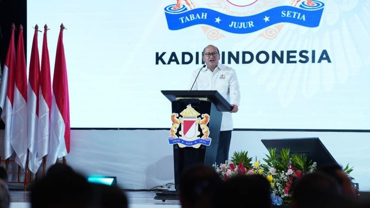 Ketua Dewan Kehormatan Kadin, Rosan Roeslani, mendorong peran Kadin yang lebih besar dalam bermitra dengan pemerintah demi mencapai target pertumbuhan ekonomi nasional 8 persen per tahun,  setelah musyawarah nasional konsolidasi Kadin.